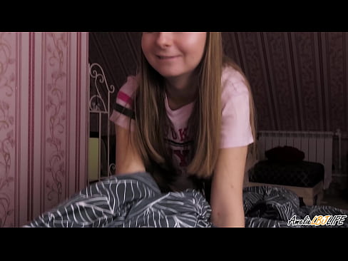 ❤️ බ්ලොන්ඩි ඇගේ බීඑෆ්එෆ් ගැඹුරින් උරා බොන අතර ඇගේ මුව තුළ කැක්කුම ලබා ගනී si.pornjk.ru